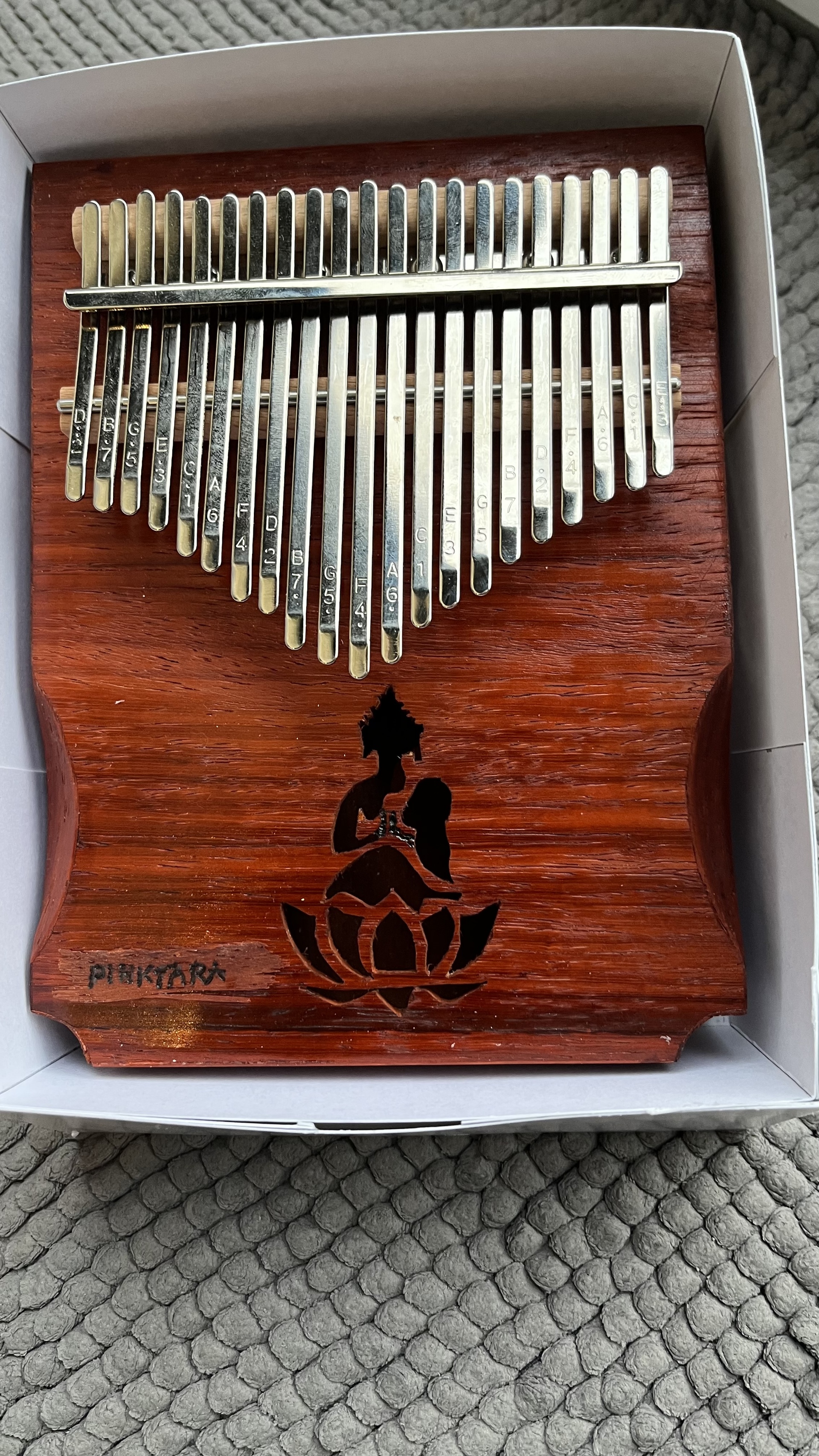 Kalimba - Kalimba 21 - Hangszer Buddha Egyedi k&eacute;zzel k&eacute;sz&iacute;tett Kalimb&aacute;ink, &eacute;des 