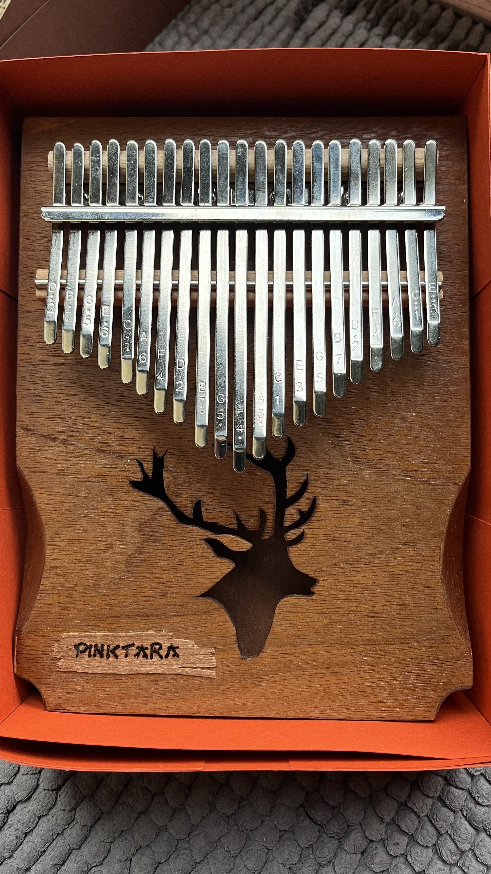 Kalimba - Kalimba 21 - Hangszer Szarvasfej Egyedi kézzel készített Kalimbáink, édesapám keze munkáját dicsérik. Egzoti 